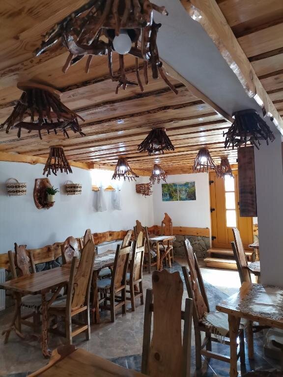 Rustic Inn River - Hrana i piće